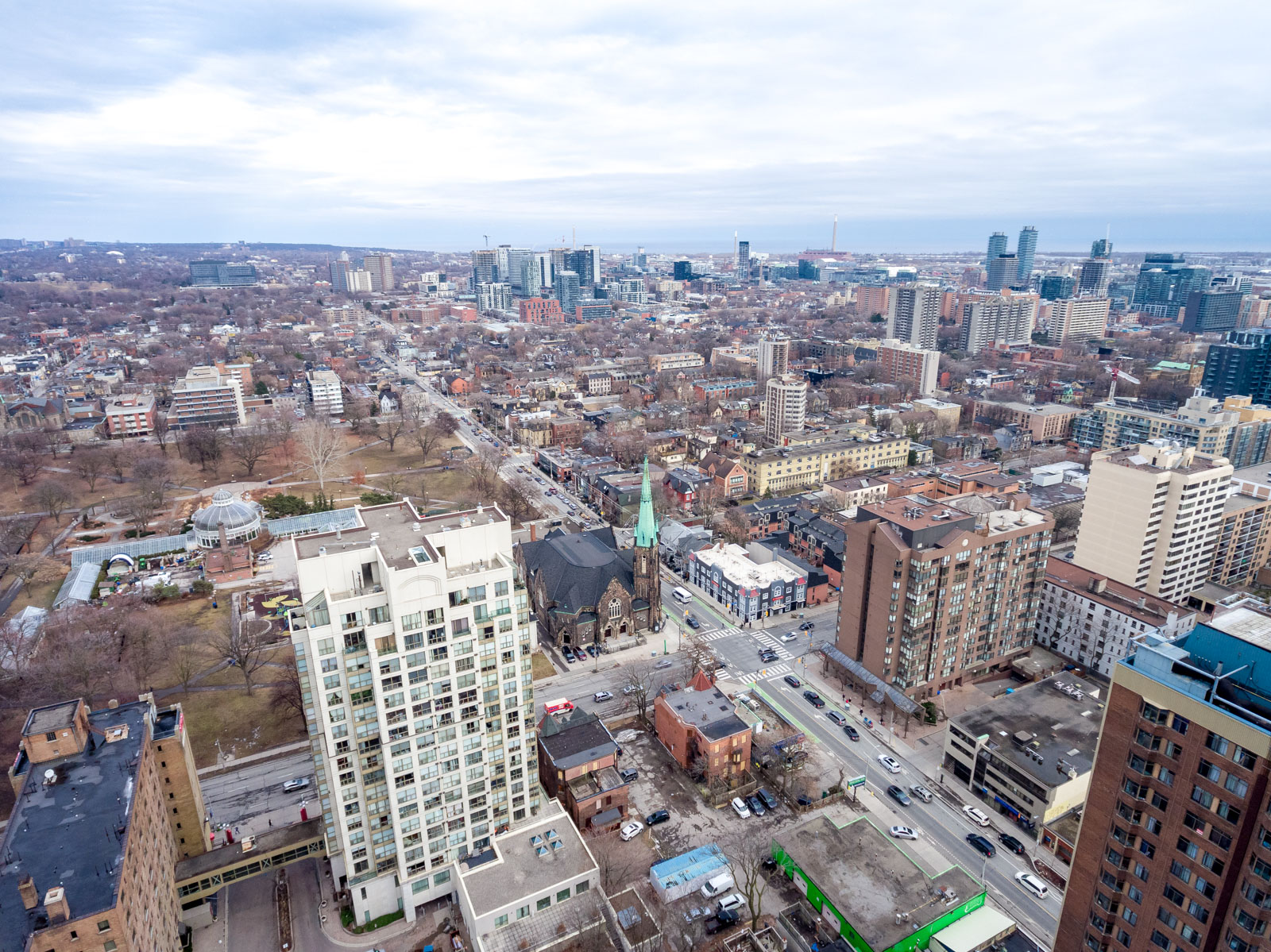 Aerial photo of 120 McGill St, parks and buildings.
