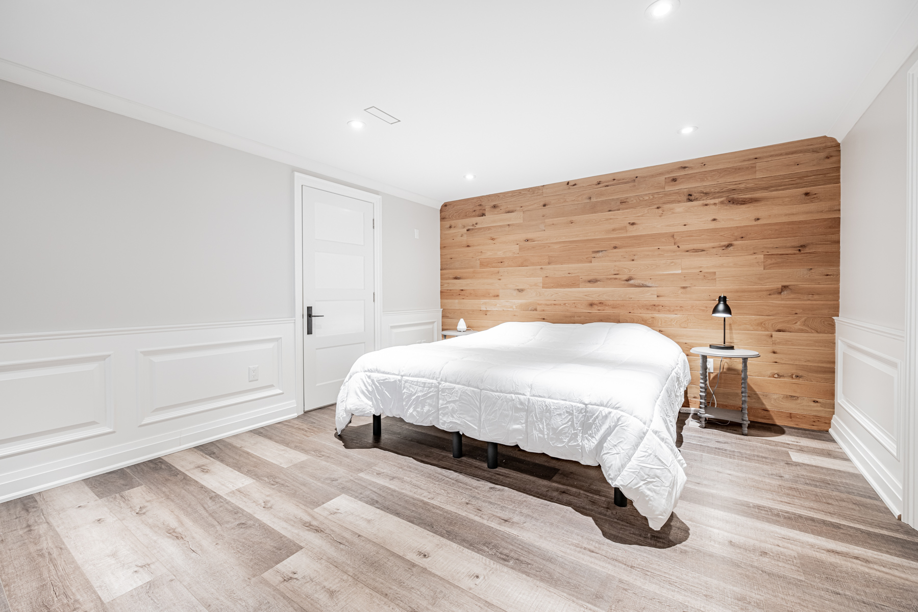 3 Logwood Court basement bedroom with 5-inch thick cedar oak back wall.