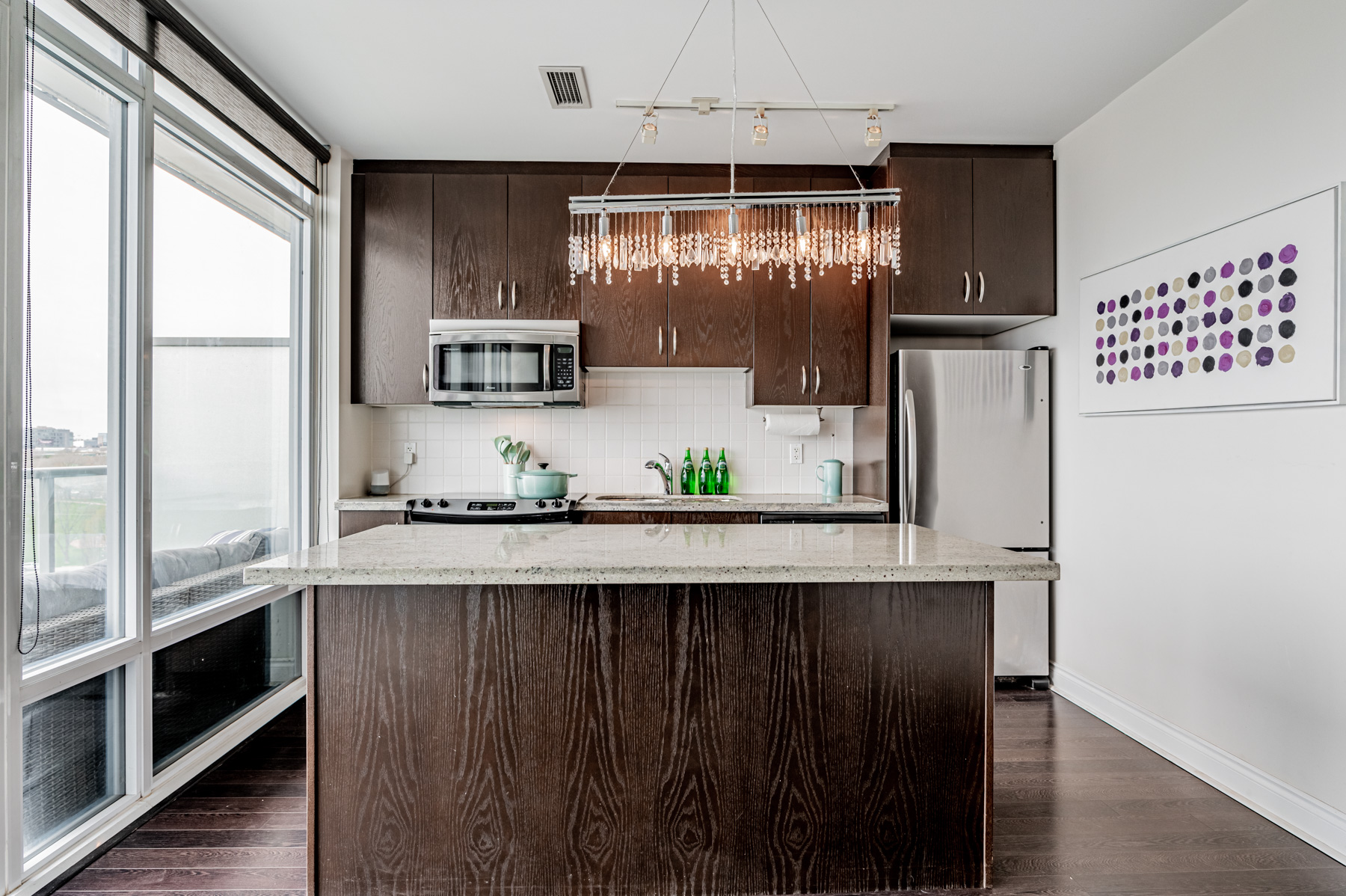 6. newly renovated kitchen 90 Stadium Rd Unit 824 90 Stadium Rd Unit 824 newly renovated kitchen.