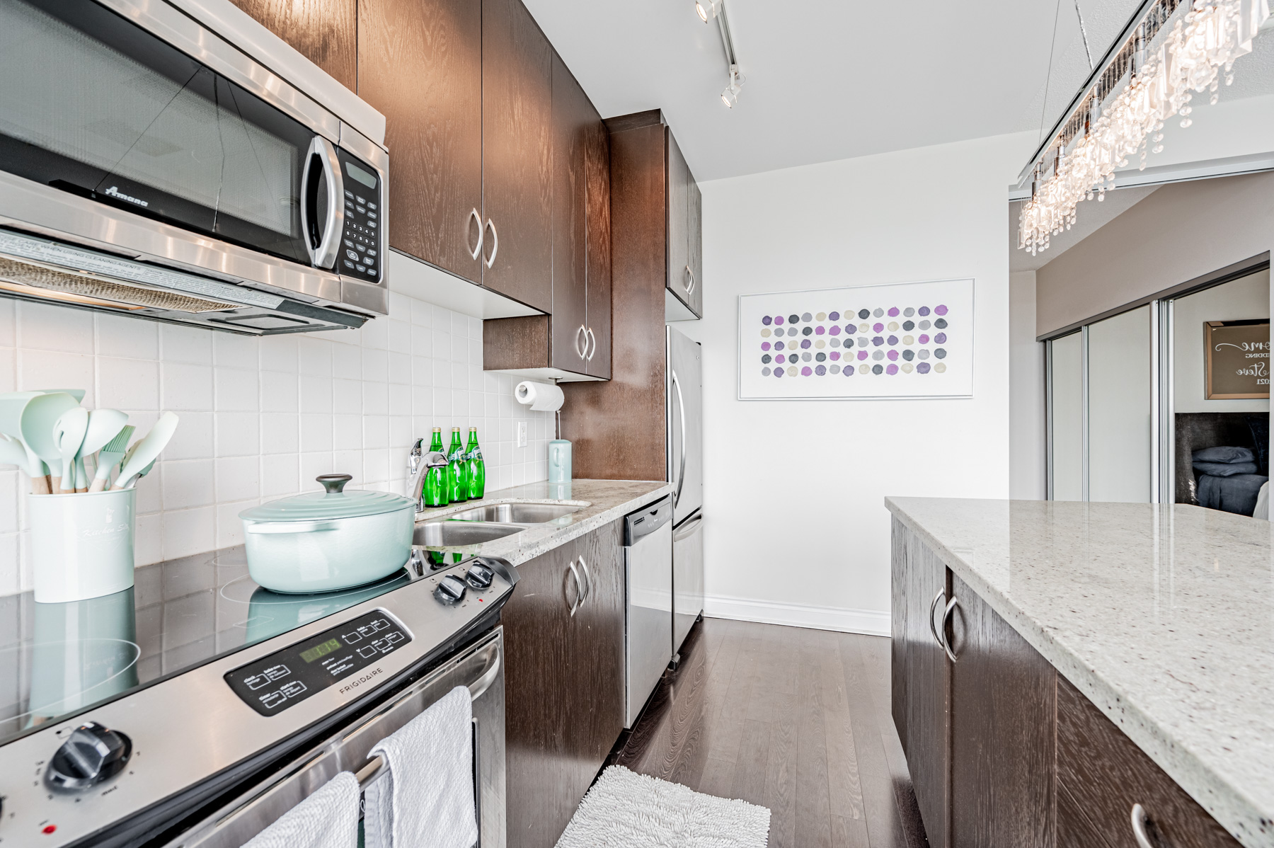 8. 90 Stadium Rd Suite 824 brightly lit kitchen Brightly lit kitchen.