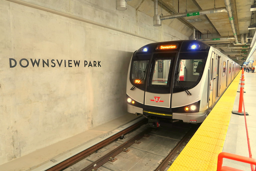 Image of train pulling into Downsview Park subway station.