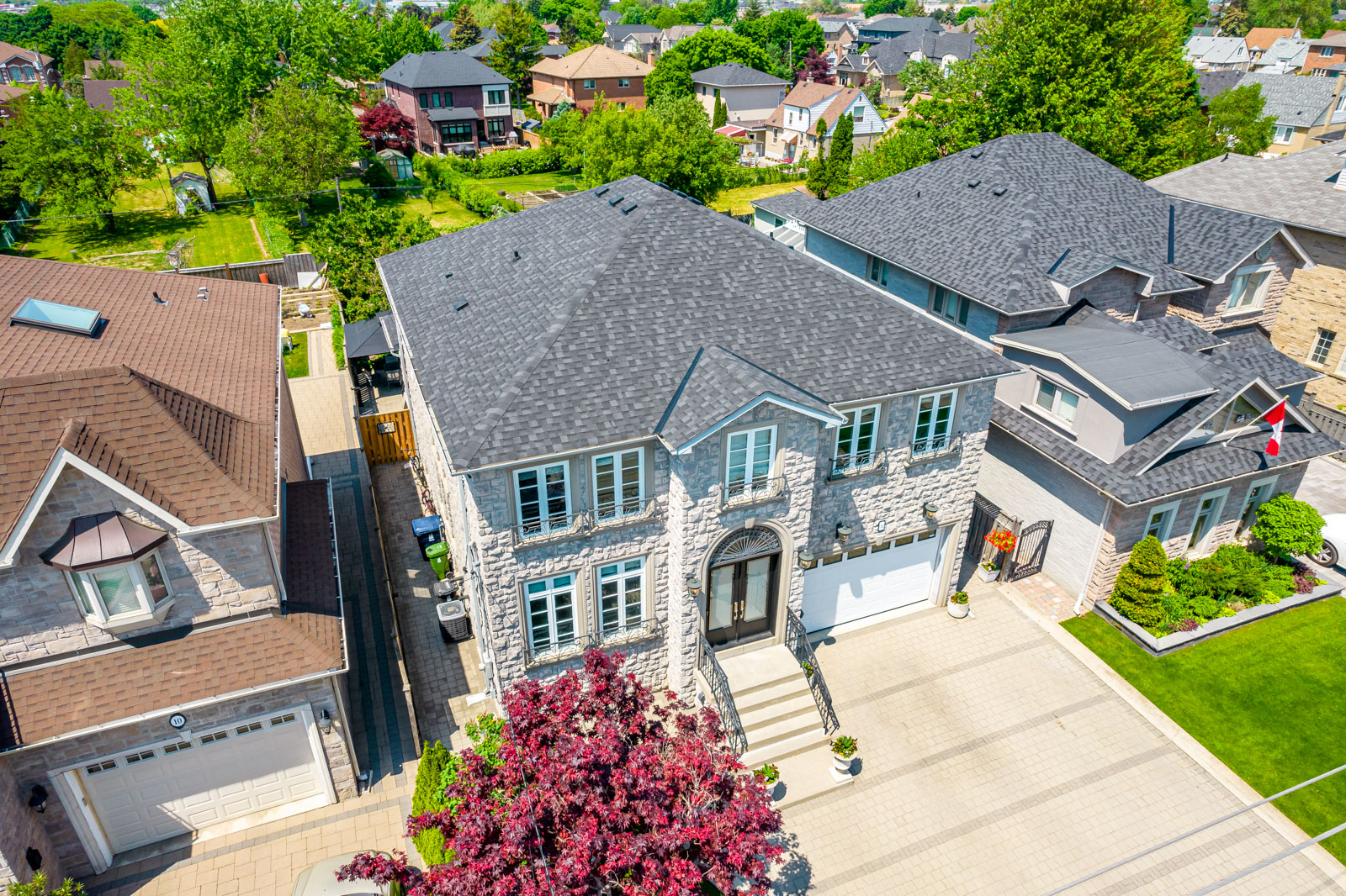 Ariel drone photo of houses in Torontosuburb.